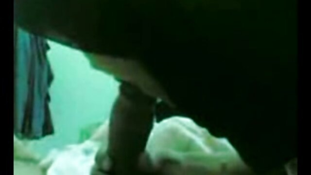 Dildo hitam besar di video jilbab colmek pantatku